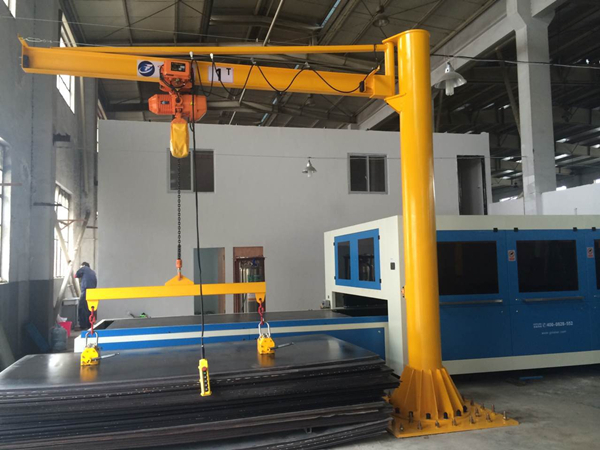    Jib crane with manual  rotaion to 360 degree