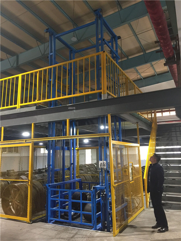  Guide Rail Hydraulic Outdoor Lifting Platform/Vertical Cargo Platform/Hydraulic Wall Mounted Lift Platform