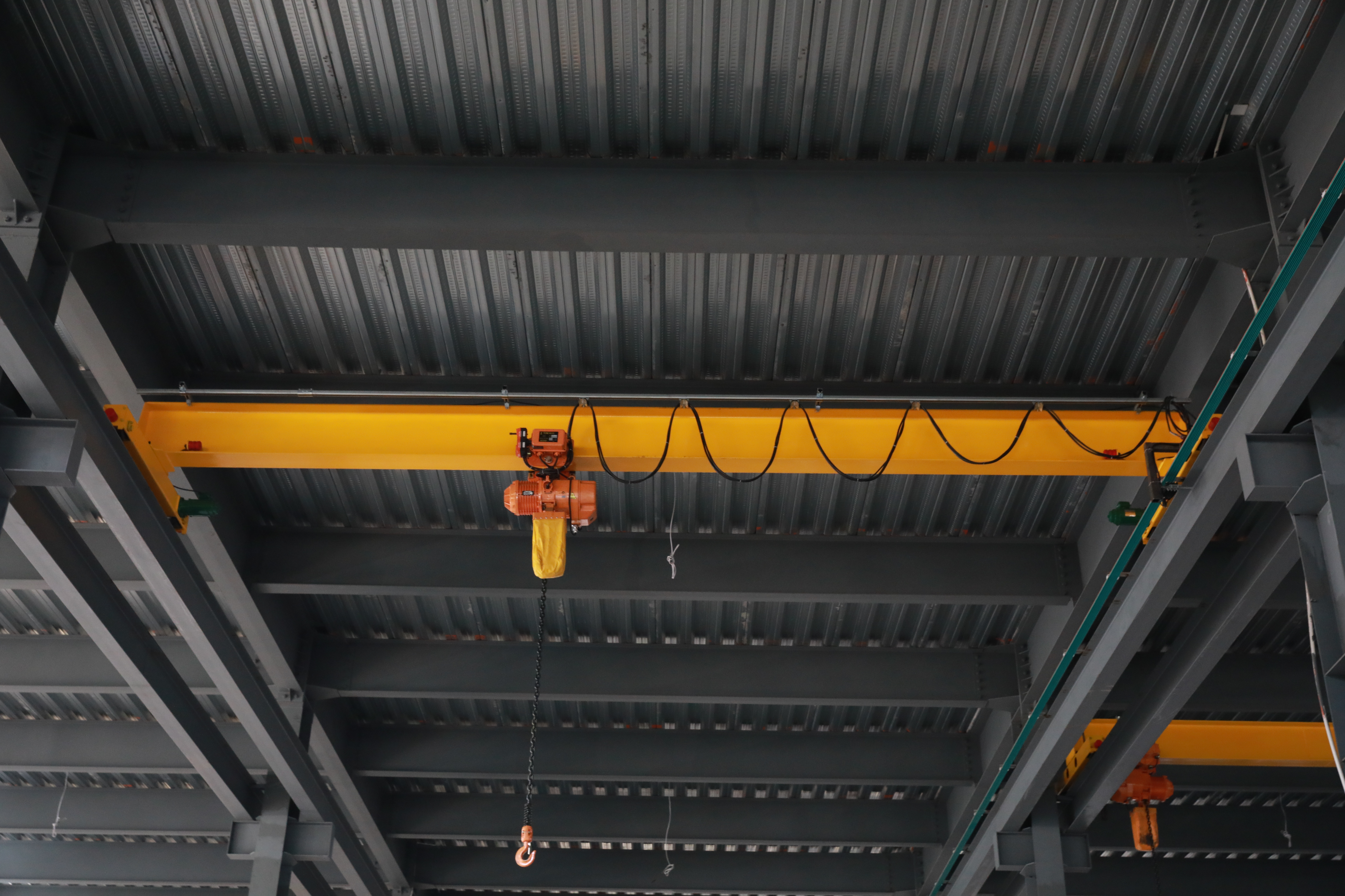 Zhejiang Ou Rong Machinery Co., Ltd for your interpretation of the bridge crane gnawing track questions 